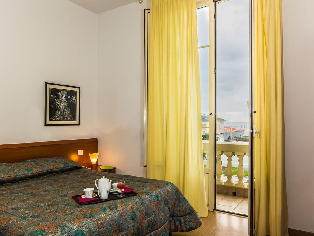 Hotel Internazionale Виареджо Экстерьер фото