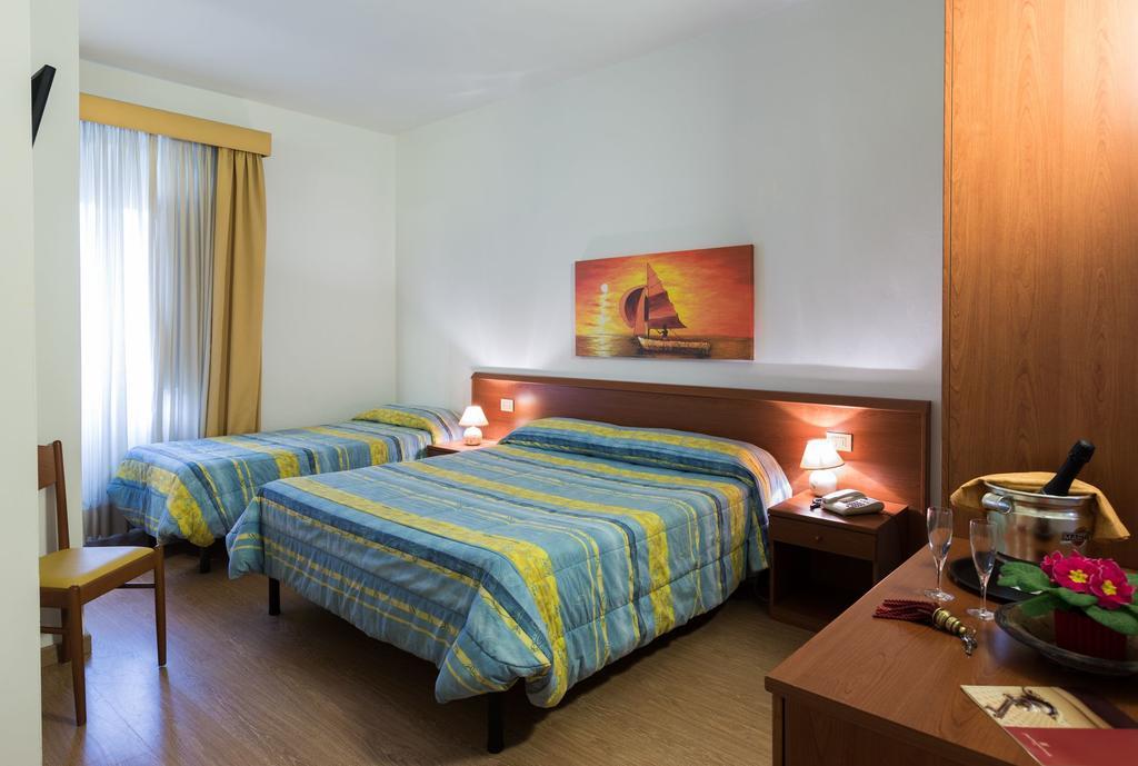 Hotel Internazionale Виареджо Экстерьер фото